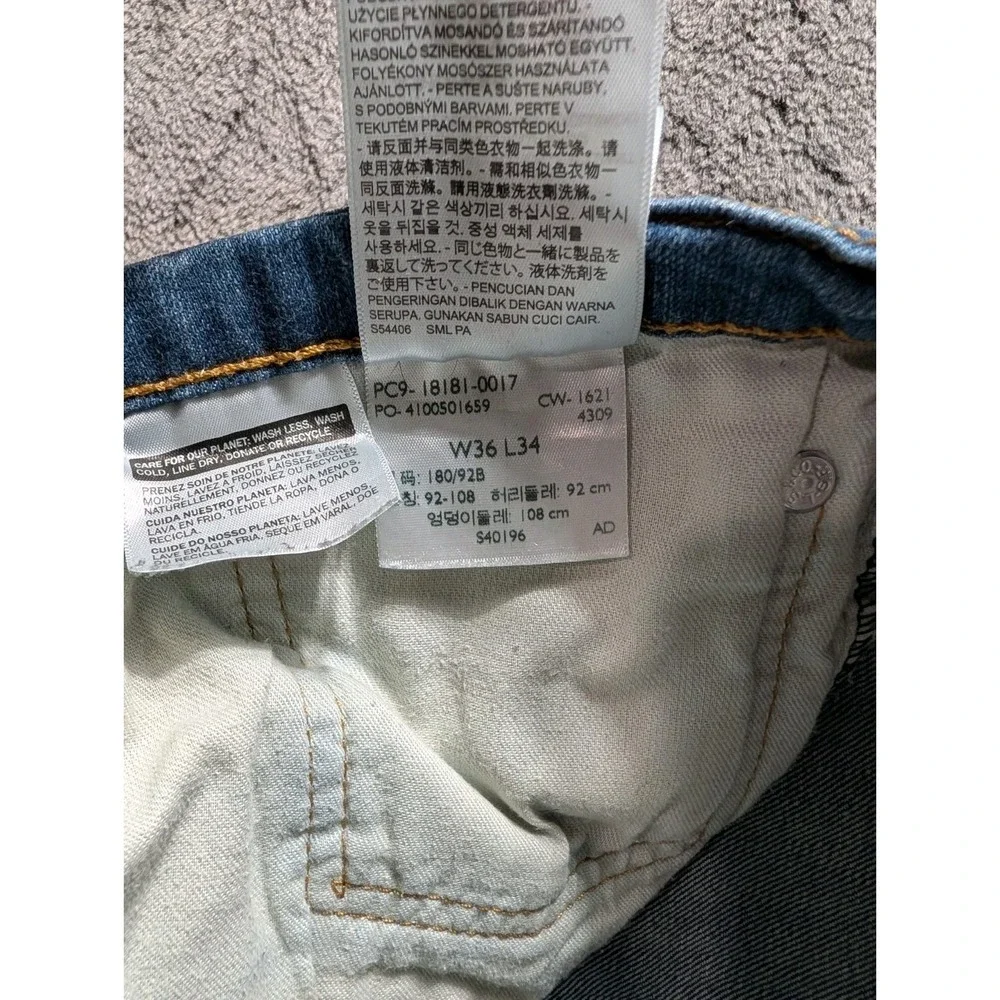 Levi's 541 Athletic Tapered Leg Jeans Men's Size 36x34 Medium Wash